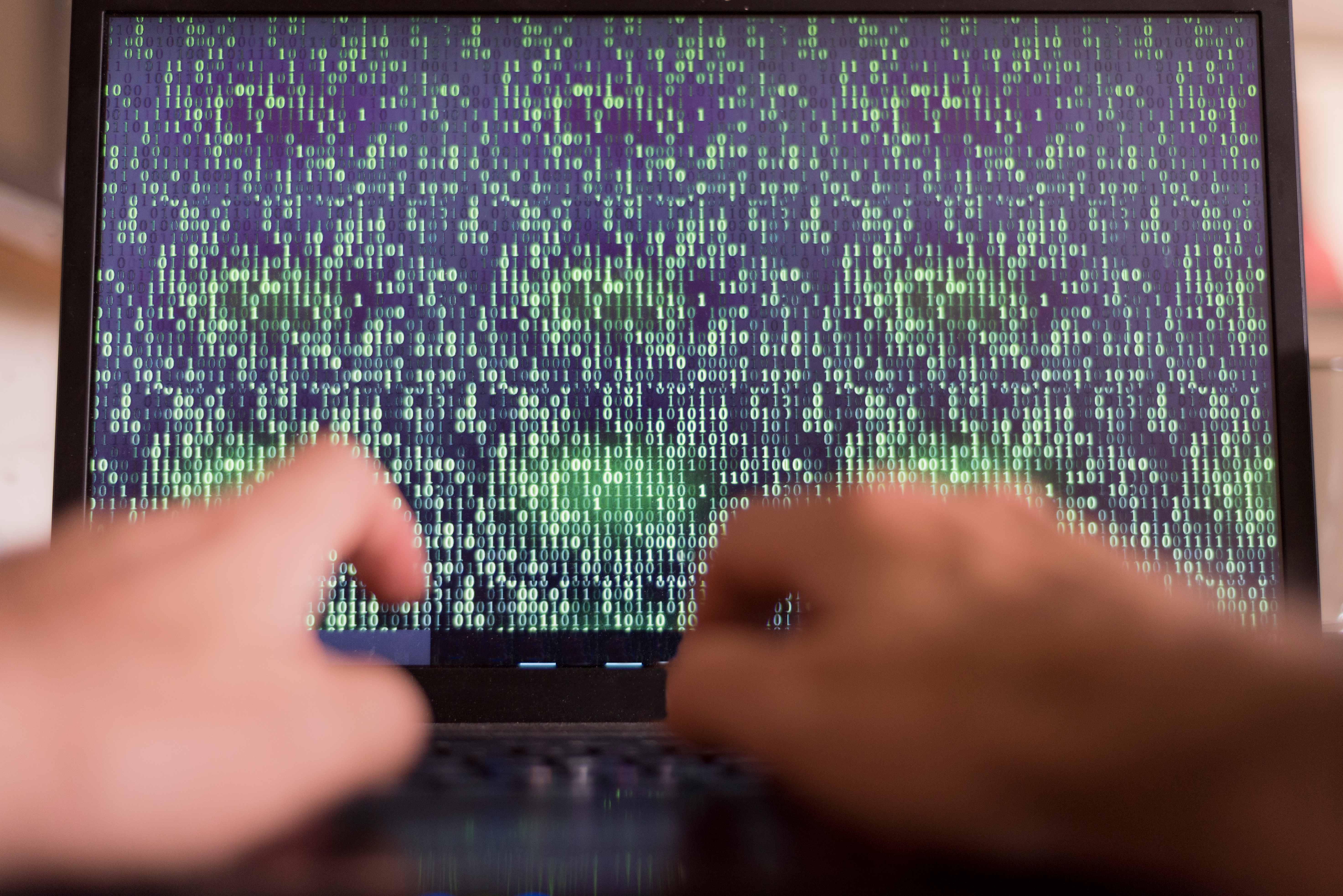 Как компьютер понимает двоичный код